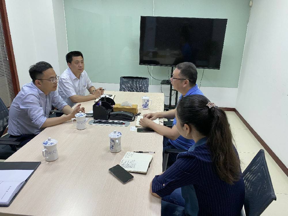 无锡市工信局领导来半岛网站网页版页面登入-半岛online(中国)科技开展“三联三解”活动
